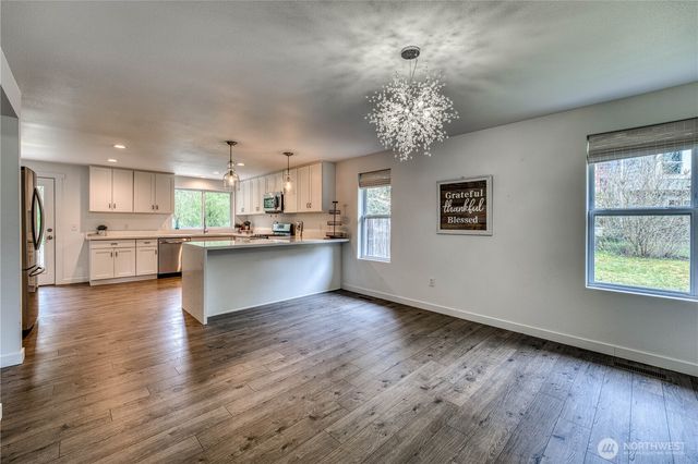 7048 NE Treemont Court, Bremerton, WA 98311