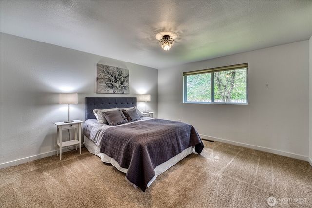 7048 NE Treemont Court, Bremerton, WA 98311