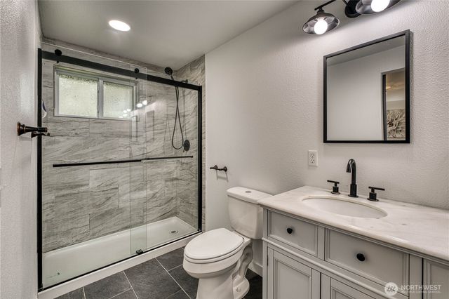 7048 NE Treemont Court, Bremerton, WA 98311