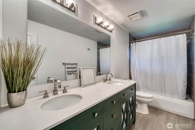 7048 NE Treemont Court, Bremerton, WA 98311