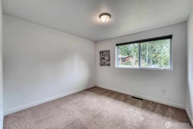 7048 NE Treemont Court, Bremerton, WA 98311