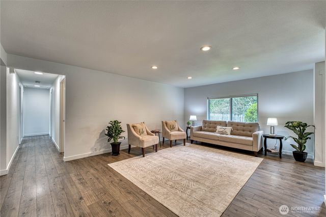 7048 NE Treemont Court, Bremerton, WA 98311