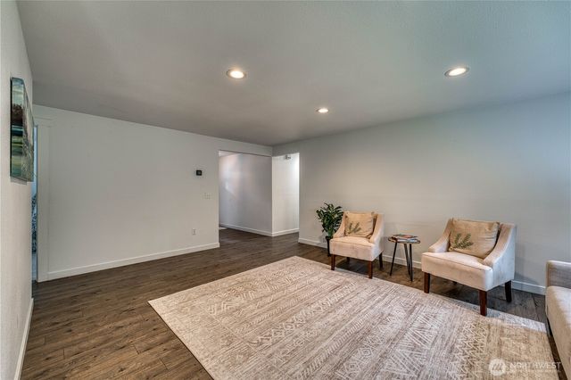 7048 NE Treemont Court, Bremerton, WA 98311