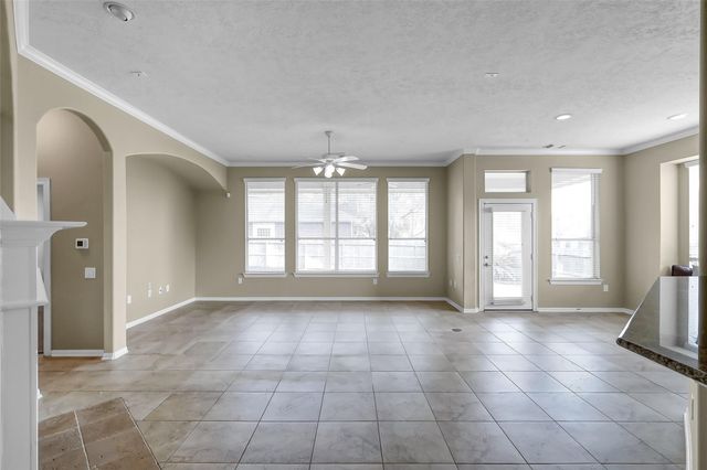 39 Yacht Harbor, Montgomery, TX 77356