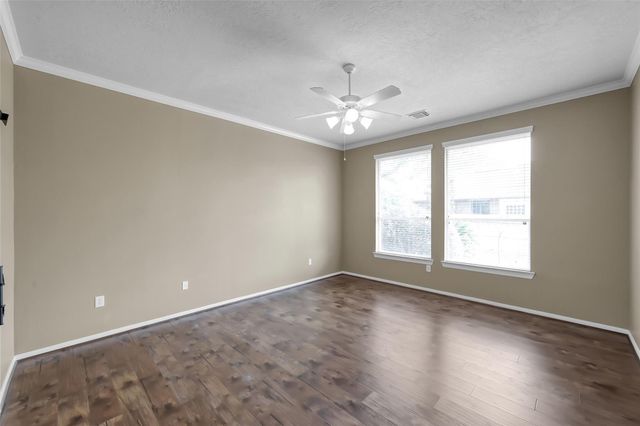 39 Yacht Harbor, Montgomery, TX 77356