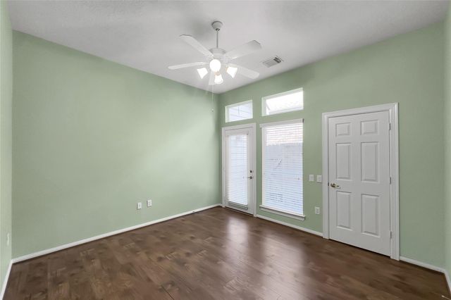 39 Yacht Harbor, Montgomery, TX 77356