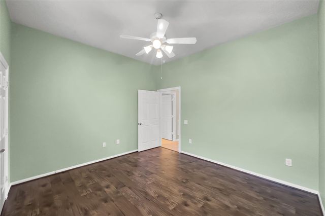 39 Yacht Harbor, Montgomery, TX 77356