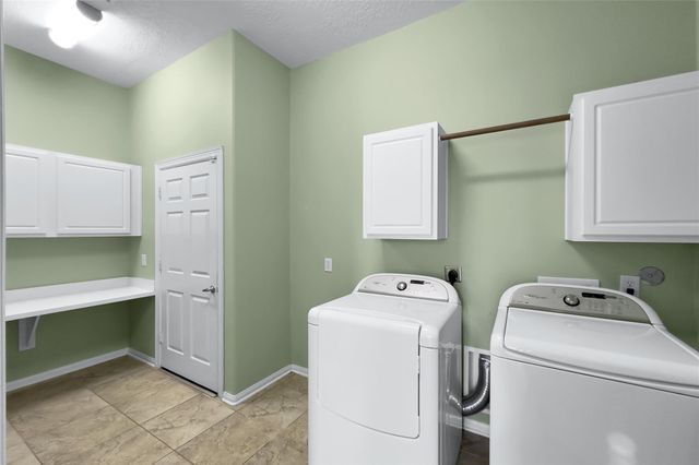 39 Yacht Harbor, Montgomery, TX 77356