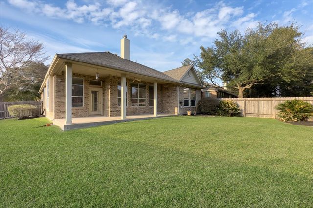 39 Yacht Harbor, Montgomery, TX 77356