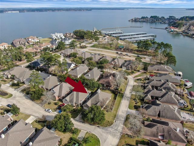 39 Yacht Harbor, Montgomery, TX 77356