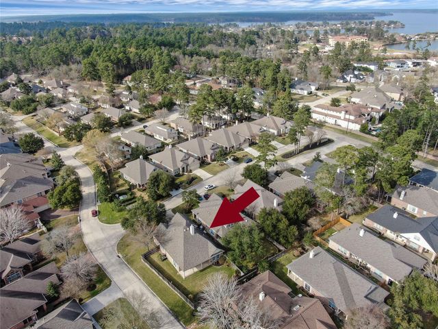 39 Yacht Harbor, Montgomery, TX 77356