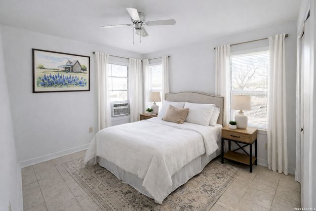 913 Houston, Castroville, TX 78009