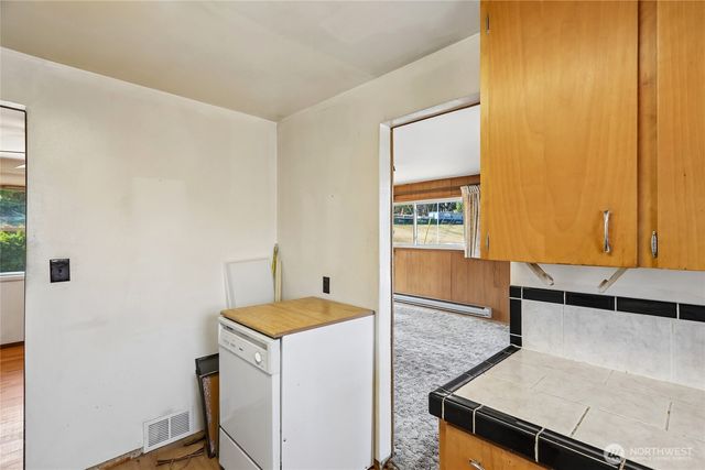13004 Ambaum Boulevard SW, Burien, WA 98146