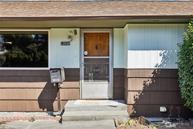 13004 Ambaum Boulevard SW, Burien, WA 98146