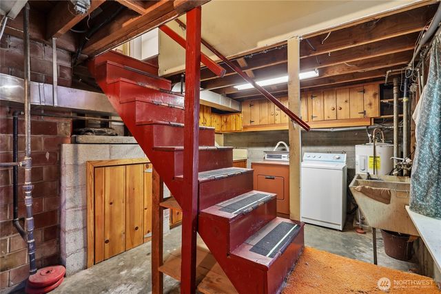 13004 Ambaum Boulevard SW, Burien, WA 98146