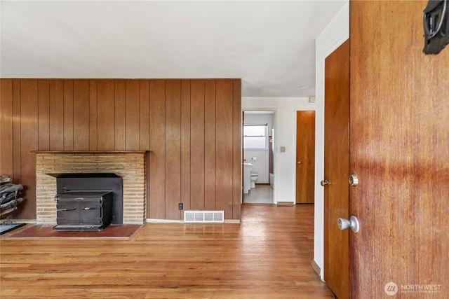13004 Ambaum Boulevard SW, Burien, WA 98146