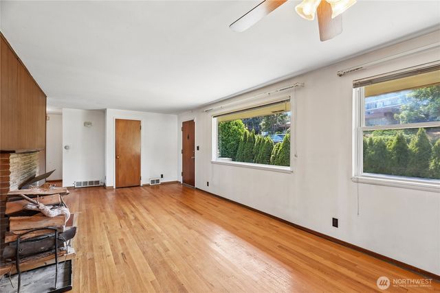 13004 Ambaum Boulevard SW, Burien, WA 98146