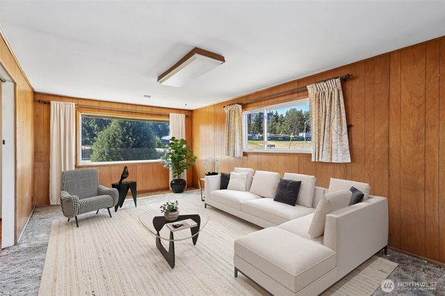 13004 Ambaum Boulevard SW, Burien, WA 98146