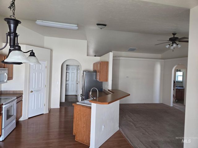 1527 Vista Rd, Twin Falls, ID 83301