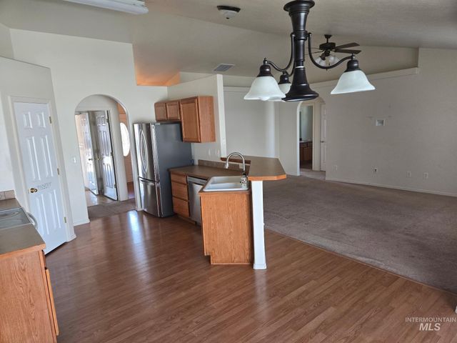 1527 Vista Rd, Twin Falls, ID 83301
