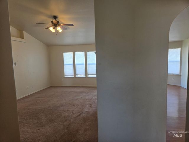 1527 Vista Rd, Twin Falls, ID 83301