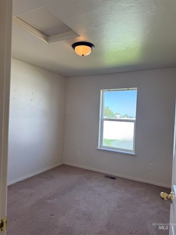 1527 Vista Rd, Twin Falls, ID 83301