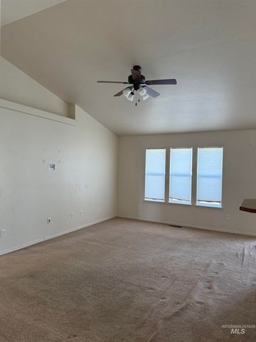 1527 Vista Rd, Twin Falls, ID 83301