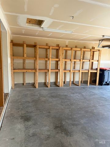 1527 Vista Rd, Twin Falls, ID 83301