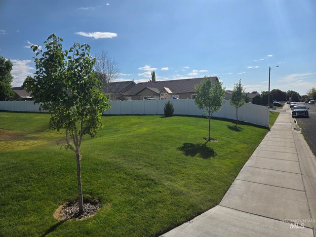 1527 Vista Rd, Twin Falls, ID 83301