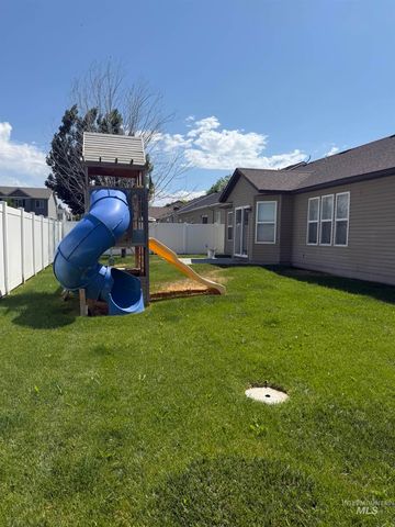 1527 Vista Rd, Twin Falls, ID 83301