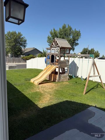 1527 Vista Rd, Twin Falls, ID 83301