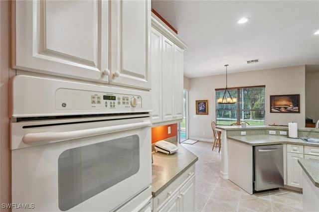 2621 Golden Gate BLVD W, Naples, FL 34120