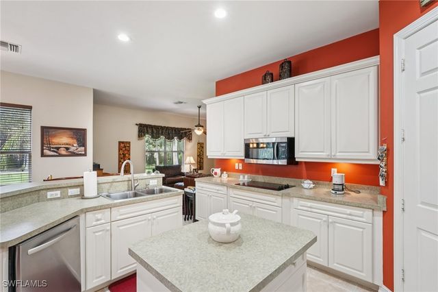 2621 Golden Gate BLVD W, Naples, FL 34120