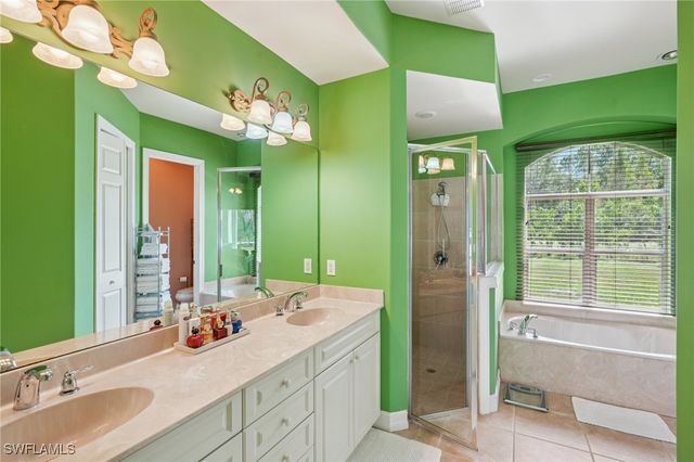 2621 Golden Gate BLVD W, Naples, FL 34120