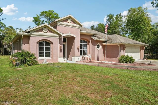 2621 Golden Gate BLVD W, Naples, FL 34120