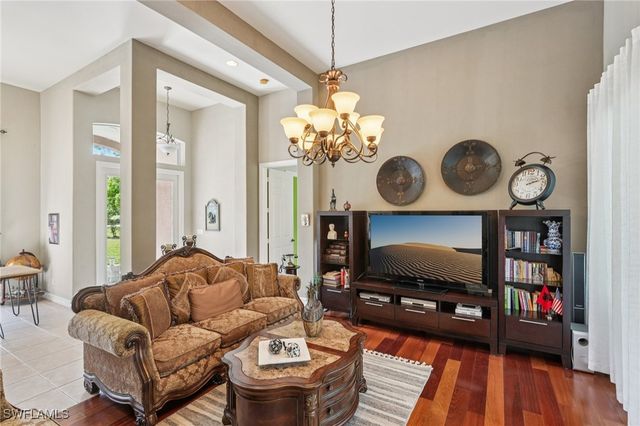 2621 Golden Gate BLVD W, Naples, FL 34120