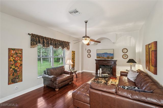 2621 Golden Gate BLVD W, Naples, FL 34120