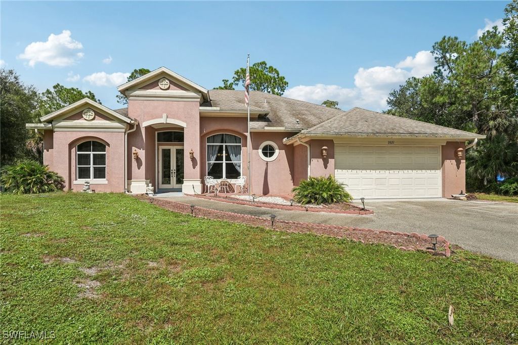 2621 Golden Gate BLVD W, Naples, FL 34120