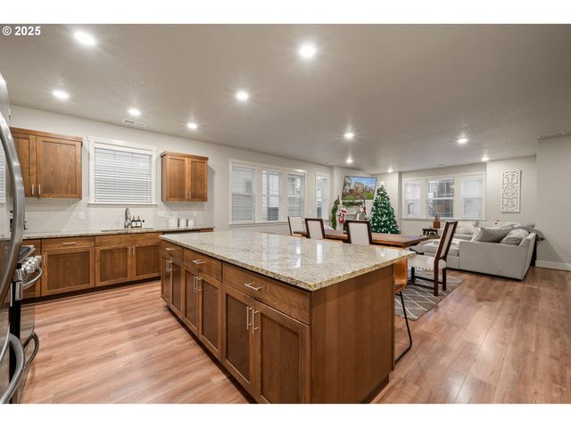 14224 Sw 169TH Ave, Portland, OR 97224