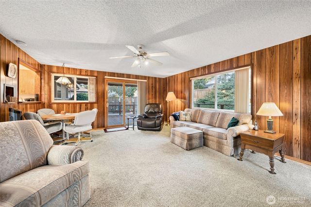 24 158th Place SE, Bellevue, WA 98008