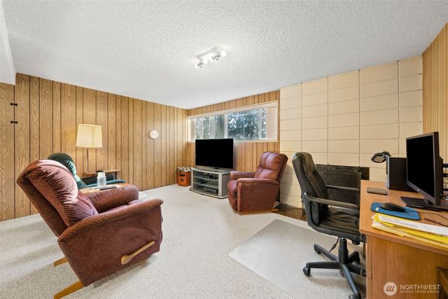 24 158th Place SE, Bellevue, WA 98008