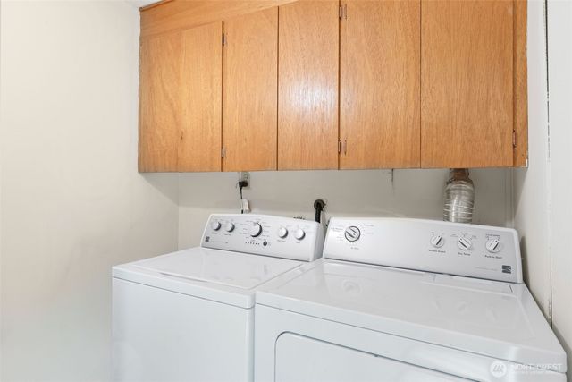 24 158th Place SE, Bellevue, WA 98008