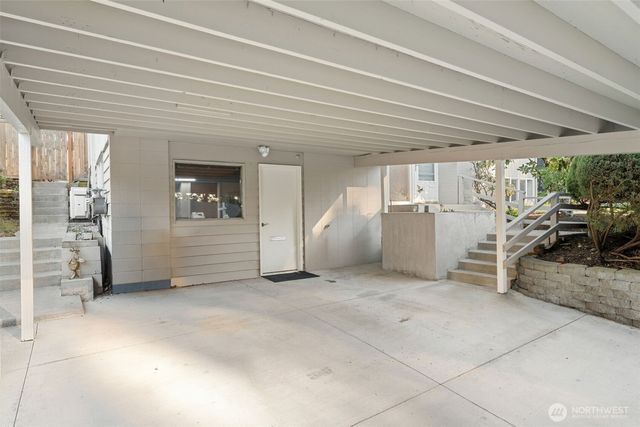 24 158th Place SE, Bellevue, WA 98008