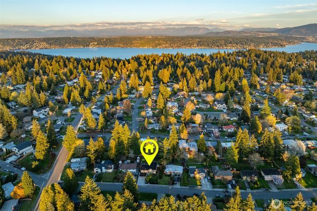 24 158th Place SE, Bellevue, WA 98008