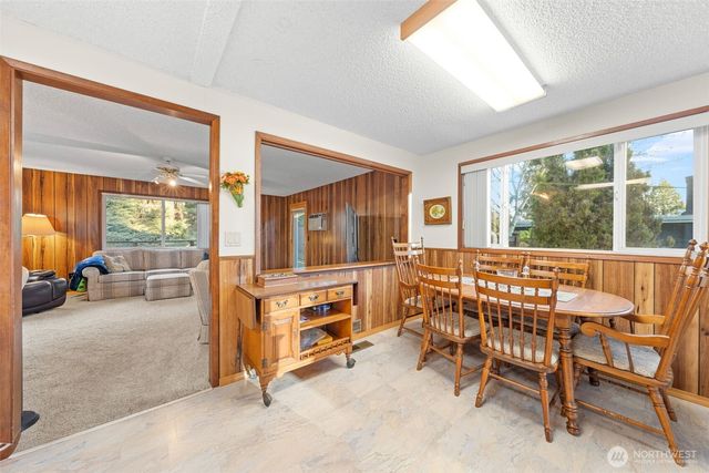 24 158th Place SE, Bellevue, WA 98008