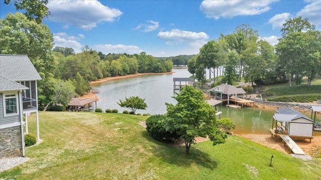 65 BACKCOVE DR, Moneta, VA 24121