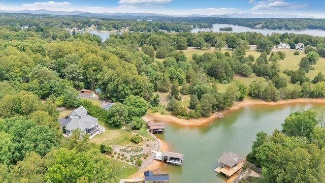 65 BACKCOVE DR, Moneta, VA 24121