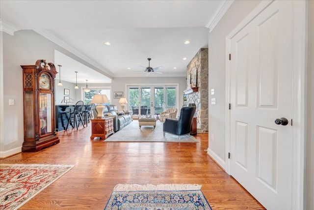 65 BACKCOVE DR, Moneta, VA 24121