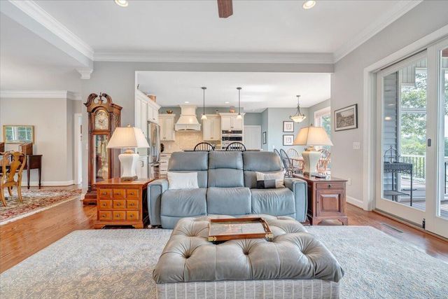 65 BACKCOVE DR, Moneta, VA 24121