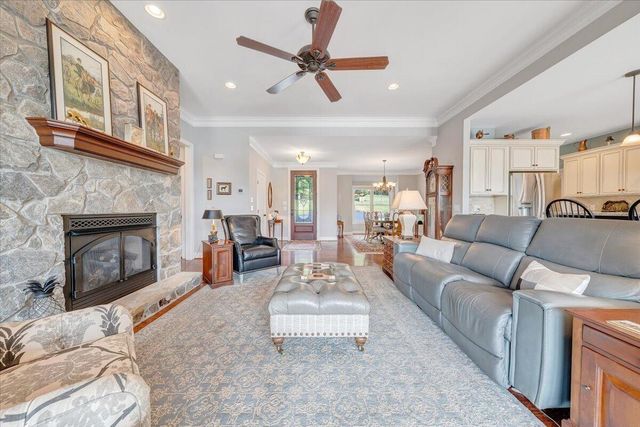 65 BACKCOVE DR, Moneta, VA 24121